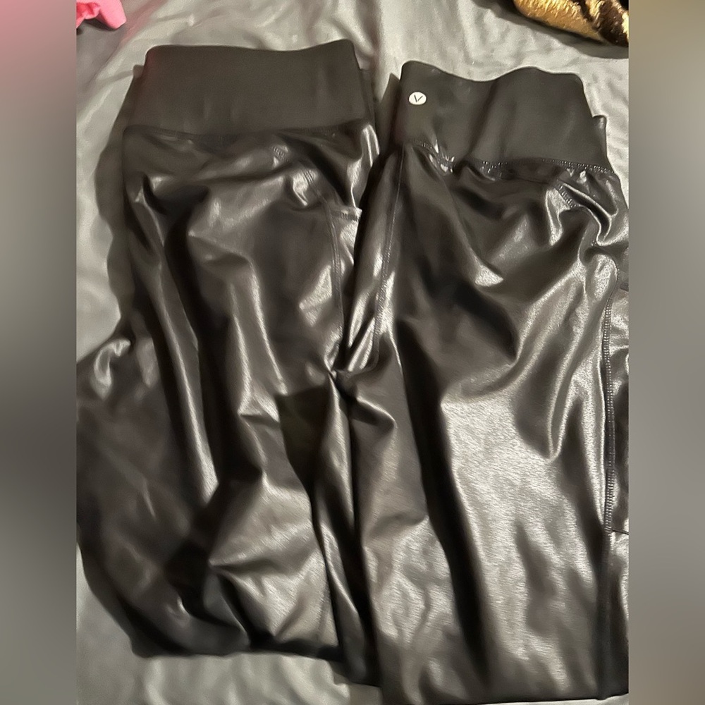 2 Livi faux leather leggings